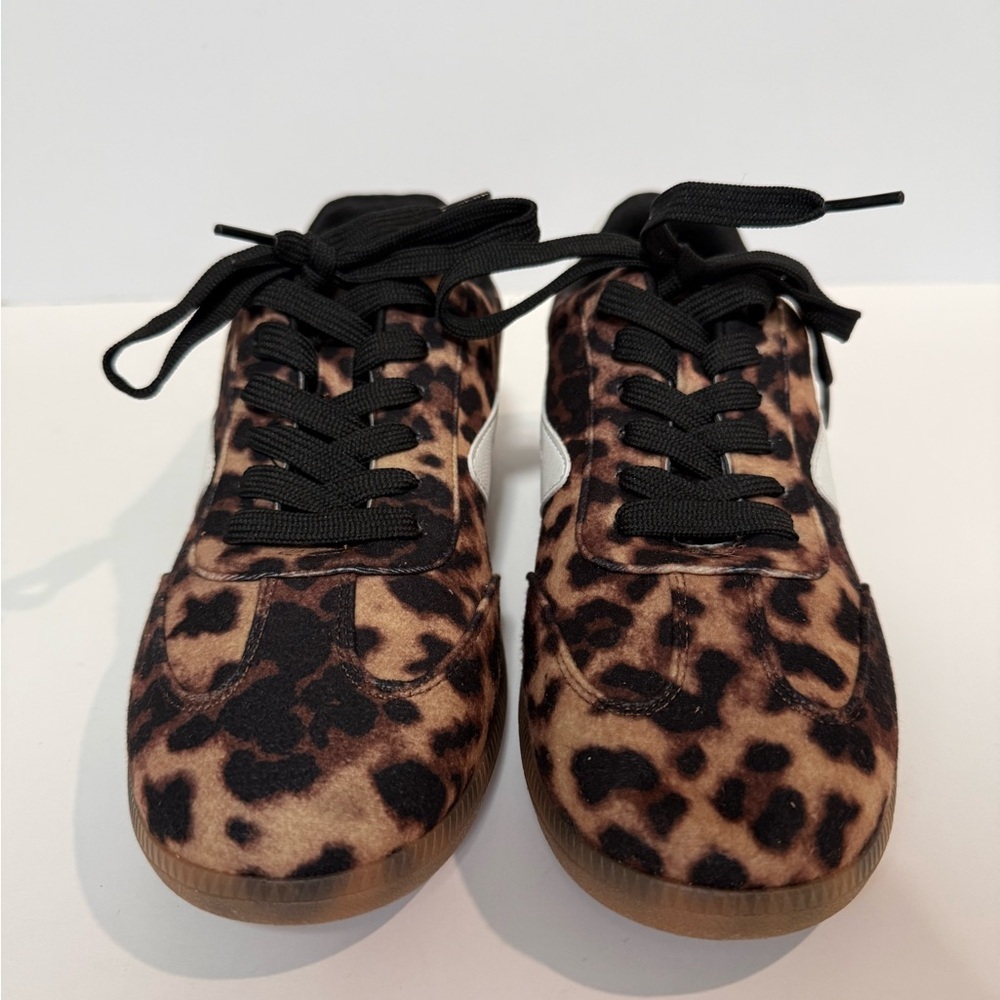 Dolce Vita Leopard Print Sneakers with Black Accents - Picture 5 of 10